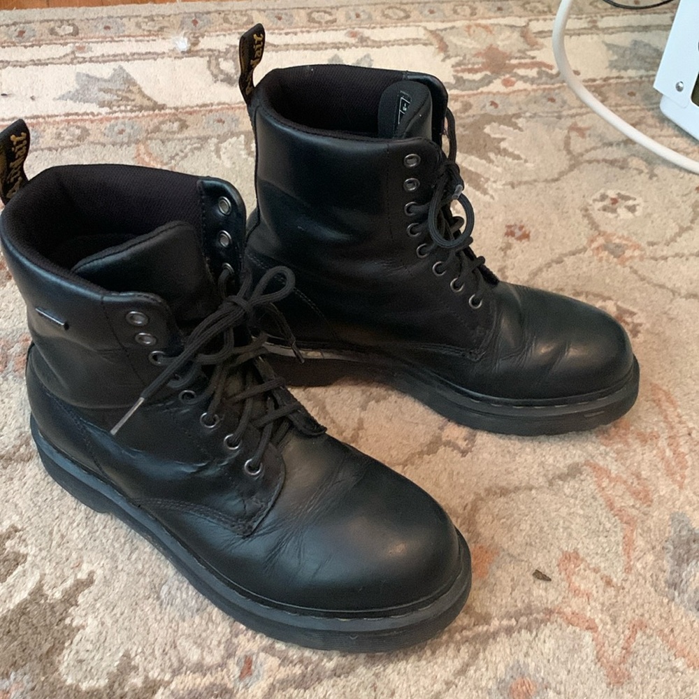 Doc Martens 1460 W WP Size 8 in Women’s